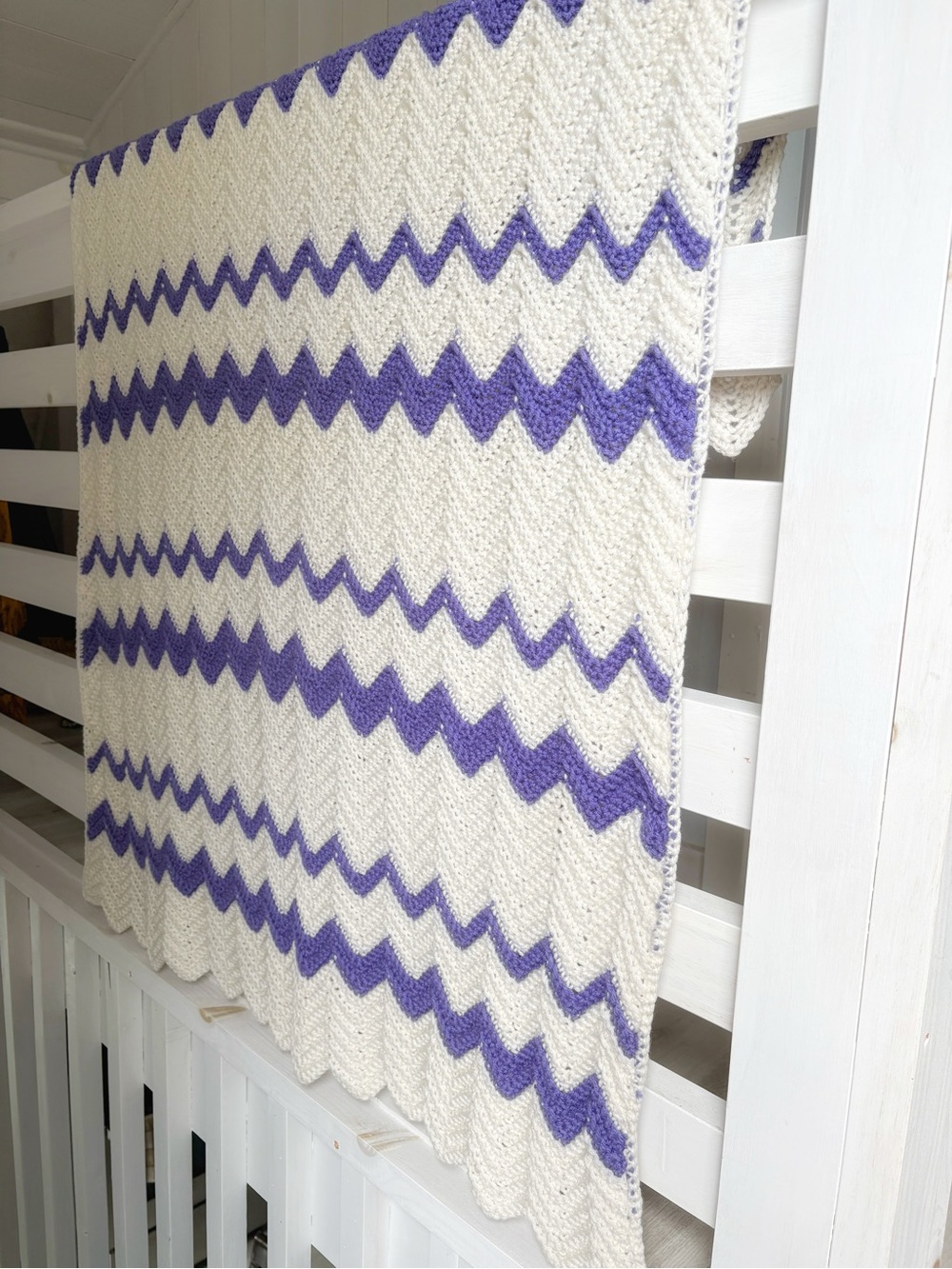 Vintage Handmade Lavender and White ZigZag Pattern Knit Throw Blanket - Picture 4 of 7